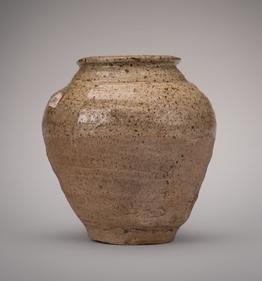 Lot 871 - AN OLIVE-GREEN GLAZED STONEWARE JAR, TANG DYNASTY