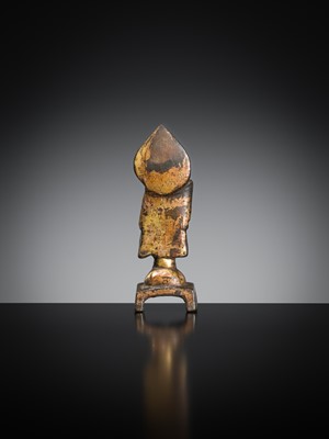 Lot 76 - A SMALL GILT-BRONZE FIGURE OF THE WILLOW GUANYIN, SUI TO TANG DYNASTY