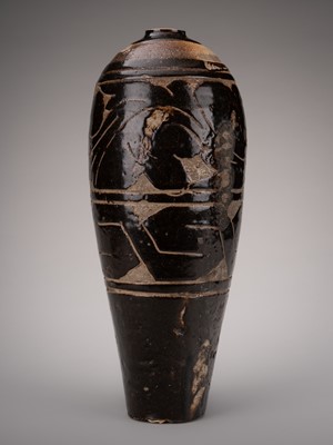 Lot 876 - A CARVED CIZHOU BLACKISH-BROWN-GLAZED VASE, MEIPING, SONG DYNASTY