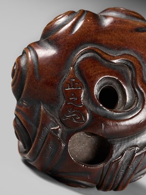 Lot 227 - HOSHUNSAI MASAYUKI: A FINE WOOD NETSUKE OF A RAIJIN ON A CLOUD