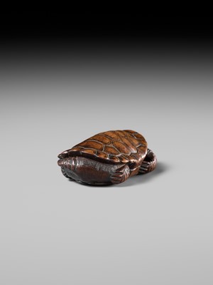 Lot 183 - YOSHITOSHI: A FINE WOOD NETSUKE OF A TORTOISE