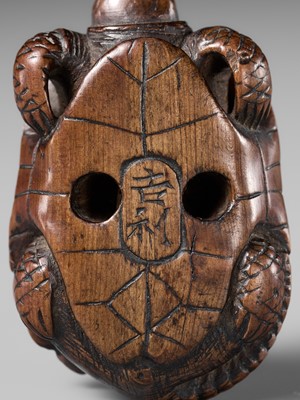 Lot 183 - YOSHITOSHI: A FINE WOOD NETSUKE OF A TORTOISE