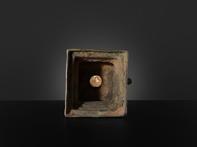Lot 682 - A ROCK CRYSTAL LINGA AND BRONZE YONI, ANGKOR PERIOD