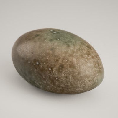 Lot 2087 - A MOONSHINE STONE ‘EGG’ GLOWING IN THE DARK