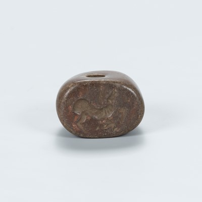 Lot 2179 - A BACTRIAN STONE INTAGLIO SEAL WITH AN ANIMAL, c. 2ND CENTURY BC