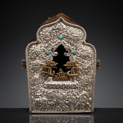 Lot 7 - A COPPER AND TURQUOISE-INLAID SILVER REPOUSSÉ GAU WITH THE EIGHT BUDDHIST EMBLEMS, LATE 18TH-EARLY 19TH CENTURY