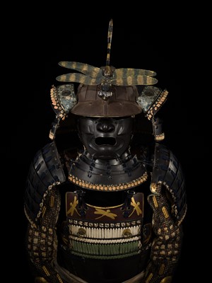 Lot 143 - A SUPERB SUIT OF ARMOR (YOROI) WITH MATCHING DRAGONFLY EMBLEMS AND A SUJIBACHI KABUTO BY MYOCHIN MUNEKATA