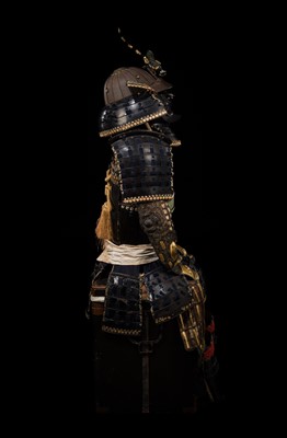 Lot 143 - A SUPERB SUIT OF ARMOR (YOROI) WITH MATCHING DRAGONFLY EMBLEMS AND A SUJIBACHI KABUTO BY MYOCHIN MUNEKATA