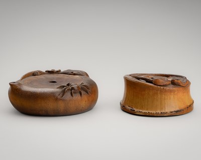 Lot 755 - A FINE PAIR OF CARVED BAMBOO WATER DROPPERS