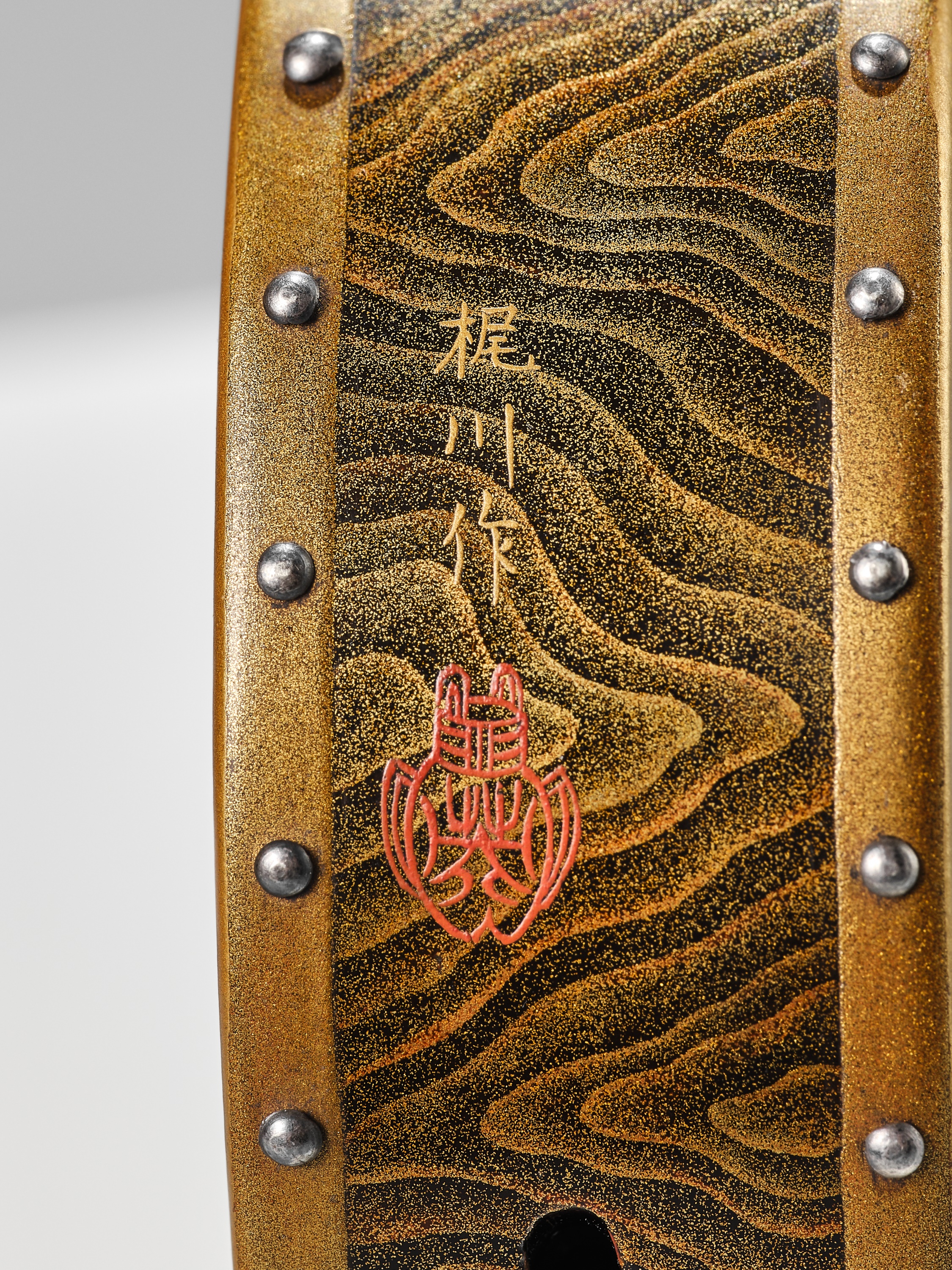 Lot 22 - KAJIKAWA: A RARE AND UNUSUAL TWO-CASE GOLD