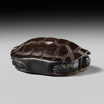 Lot 516 - A FINE AND LARGE EBONY WOOD NETSUKE OF A TORTOISE