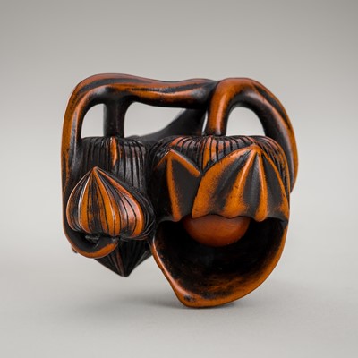 Lot 1362 - A FINE WOOD NETSUKE OF HOZUKI (WINTER CHERRY)