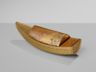 A FINE GOLD LACQUER KOGO (INCENSE BOX) AND COVER IN THE FORM OF A BOAT