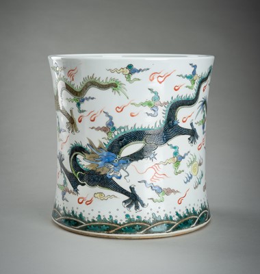 Lot 1761 - A LARGE FAMILLE VERTE PORCELAIN ‘DRAGON’ BRUSHPOT