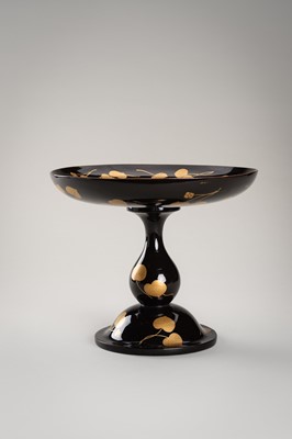 Lot 141 - A FINE LOT WITH SEVEN LACQUER ITEMS