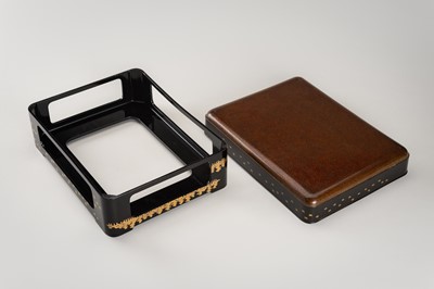 Lot 141 - A FINE LOT WITH SEVEN LACQUER ITEMS