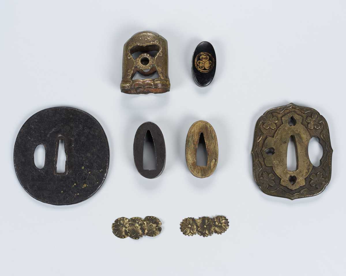 Lot 1897 - A SET OF SWORD FITTINGS WITH TWO TSUBA, A PAIR OF MENUKI, TWO FUCHI, AND TWO KASHIRA