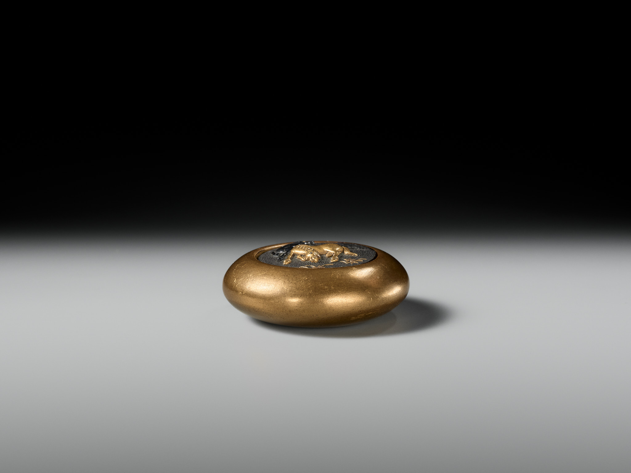 ツネキチ　常吉　tsunekichi セット Lot 489 - A FINE MIXED METAL AND GOLD LACQUER