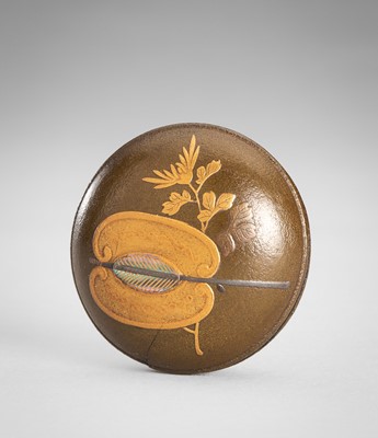 Lot 1765 - A FINE LACQUERED AND INLAID WOOD MANJU NETSUKE WITH A FAN