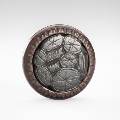 Lot 1719 - A WOOD KAGAMIBUTA NETSUKE OF A CHARCOAL HIBACHI (BRAZIER)