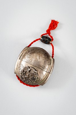 Lot 1439 - A MINIATURE SINGLE-CASE SILVER INRO DEPICTING CHERRY BLOSSOMS AND LEAVES