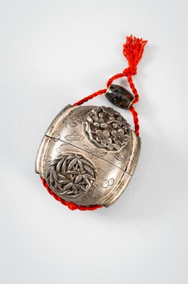 Lot 1439 - A MINIATURE SINGLE-CASE SILVER INRO DEPICTING CHERRY BLOSSOMS AND LEAVES
