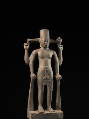 Lot 234 - AN IMPORTANT AND LARGE SANDSTONE FIGURE OF VISHNU, PRE-ANGKOR PERIOD, PHNOM DA STYLE
