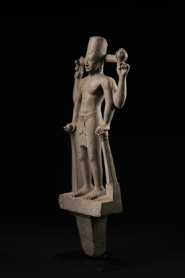Lot 234 - AN IMPORTANT AND LARGE SANDSTONE FIGURE OF VISHNU, PRE-ANGKOR PERIOD, PHNOM DA STYLE