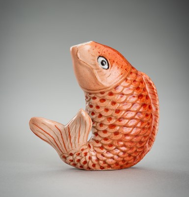 Lot 1793 - A PORCELAIN SNUFF BOTTLE IN THE FORM OF A CARP, c. 1930s