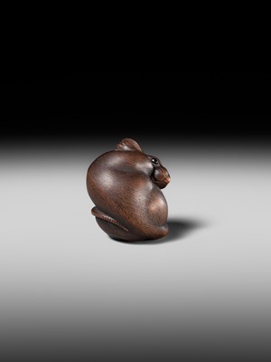 Lot 149 - MASAKAZU: A MASTERFUL WOOD NETSUKE OF A RAT GROOMING ITSELF