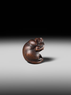 Lot 149 - MASAKAZU: A MASTERFUL WOOD NETSUKE OF A RAT GROOMING ITSELF