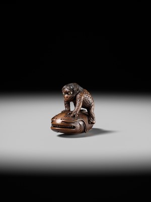 Lot 173 - ITTOKUSAI: A SUPERB WOOD NETSUKE OF A KAPPA AND NAMAZU (PARODY OF KADORI MYOJIN)