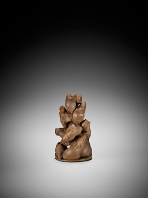 Lot 307 - ITSUMIN: A FINE WOOD OKIMONO OF NUMEROUS RATS