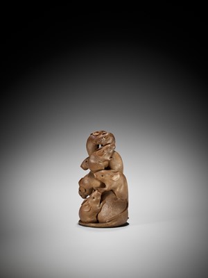 Lot 307 - ITSUMIN: A FINE WOOD OKIMONO OF NUMEROUS RATS