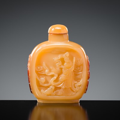 Lot 857 - A HORNBILL ‘DEITIES’ SNUFF BOTTLE, LATE QING TO REPUBLIC PERIOD