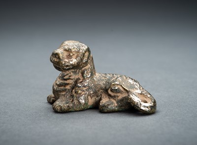 Lot 1567 - A MING DYNASTY BRONZE ‘TIGER’ SCROLL WEIGHT