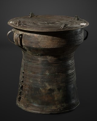 Lot 435 - A LARGE BRONZE RAIN DRUM, KAREN PEOPLE, REGION OF MYANMAR AND THAILAND, 18TH TO 19TH CENTURY