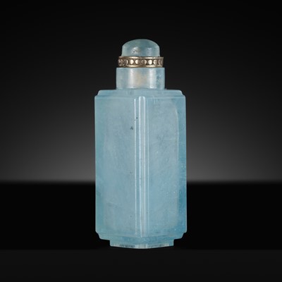 Lot 197 - A RARE FACETED AQUAMARINE SNUFF BOTTLE, 1760-1860