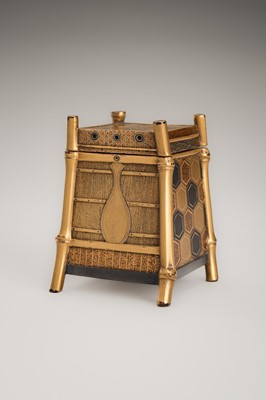 Lot 113 - A GOLD LACQUER KOBAKO AND COVER IN THE FORM OF AN OI