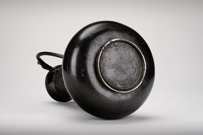 A TWO-HANDLED BRONZE VASE, MING DYNASTY