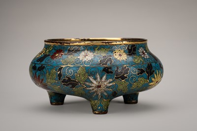 Lot 767 - A CLOISONNÉ ENAMEL TRIPOD CENSER, QING DYNASTY