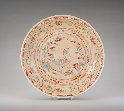 Lot 1097 - AN ANNAMESE POLYCHROME 'BIRDS AND BAMBOO' CHARGER, 15TH-16TH CENTURY