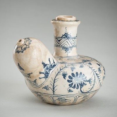 Lot 1096 - A BLUE AND WHITE VIETNAMESE KENDI, 15TH-16TH CENTURY