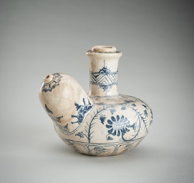 Lot 1096 - A BLUE AND WHITE VIETNAMESE KENDI, 15TH-16TH CENTURY