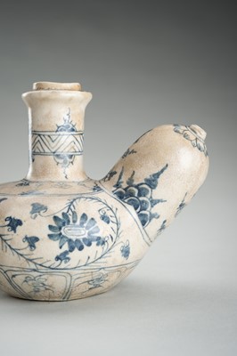 Lot 1096 - A BLUE AND WHITE VIETNAMESE KENDI, 15TH-16TH CENTURY