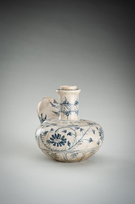 Lot 1096 - A BLUE AND WHITE VIETNAMESE KENDI, 15TH-16TH CENTURY