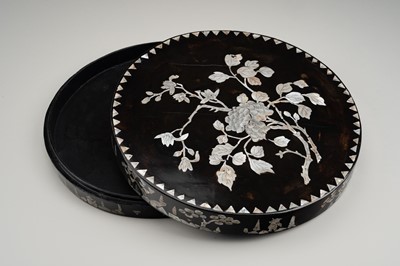 Lot 653 - A KOREAN MOTHER OF PEARL INLAID LACQUER BOX, 19th CENTURY