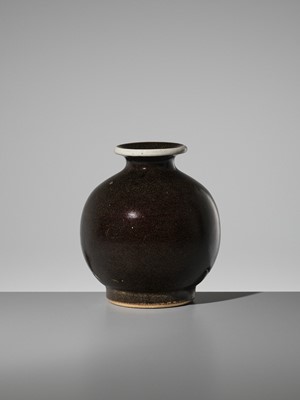 A CIZHOU WHITE-RIMMED GLOBULAR VASE, YUAN DYNASTY