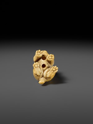 Lot 83 - YOSHIMASA: A SUBERB KYOTO SCHOOL MARINE IVORY NETSUKE OF A RABBIT