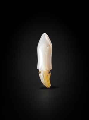 Lot 358 - A RARE MOTHER-OF-PEARL NETSUKE OF A SQUID